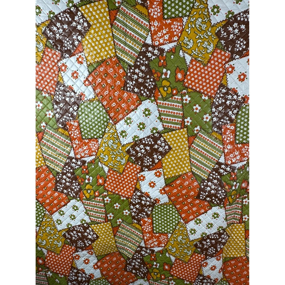 Groovy 1970s heavy plastic tablecloth that measures 52"x 53 1/2" - Picture 2 of 7